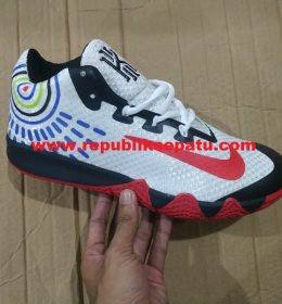 Sepatu Nike Kyrie Terbaru