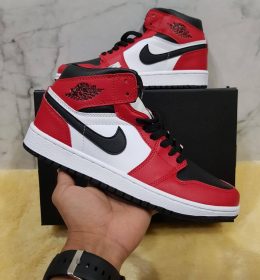 Sneakers Air Jordan 1 Mid Chicago Black Toe