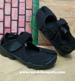 Sepatu Gowes Air Rift Full Black Premium Quality